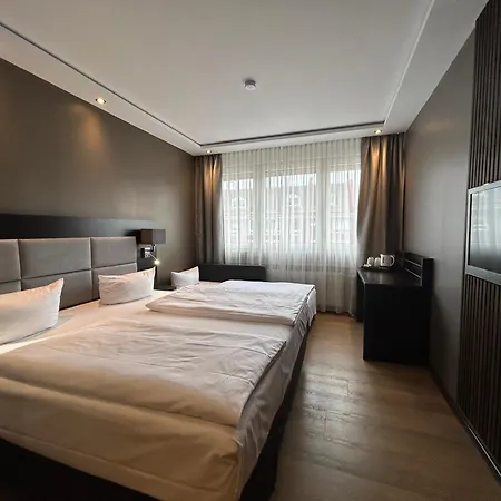 Hotel Am Karlstor 3*