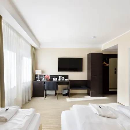 Hotel Am Karlstor 3*