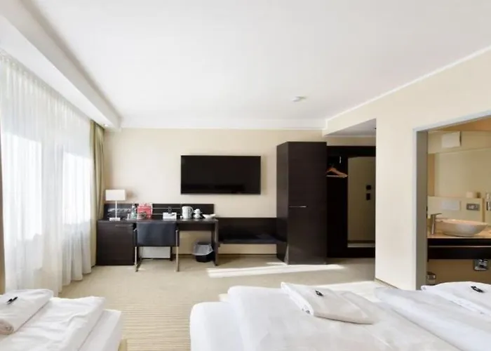 Hotel Am Karlstor 3*