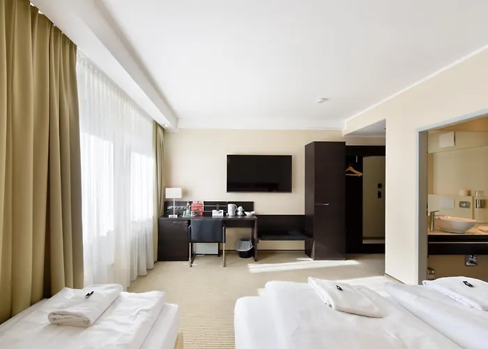 Hotel Am Karlstor 3*